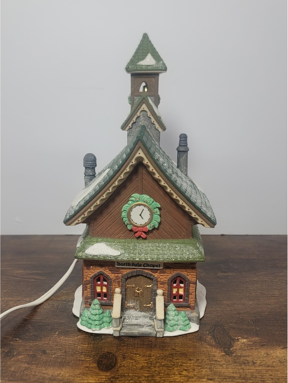 Retired Dept 56 North Pole Village Series North Pole Chapel 5626-0